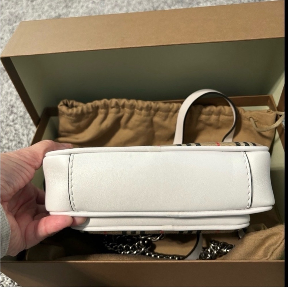 Authentic Like New Burberry Check Canvas Link Camera Bag - Picture 6 of 15